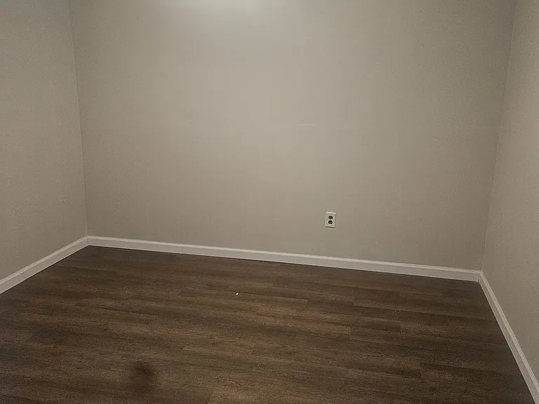 219 Castleton Ter — Photo 10