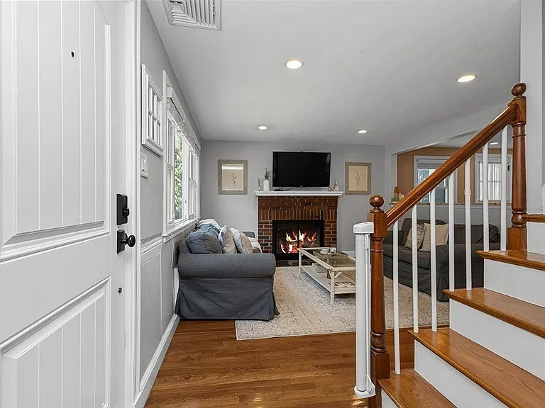 143 Perham St — Photo 10