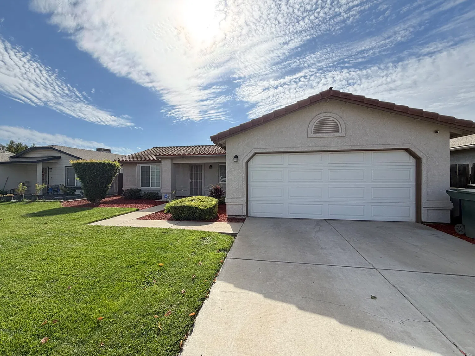 3 bed, 2.0 bath, 1313 sqft, $1,995 — Photo 2