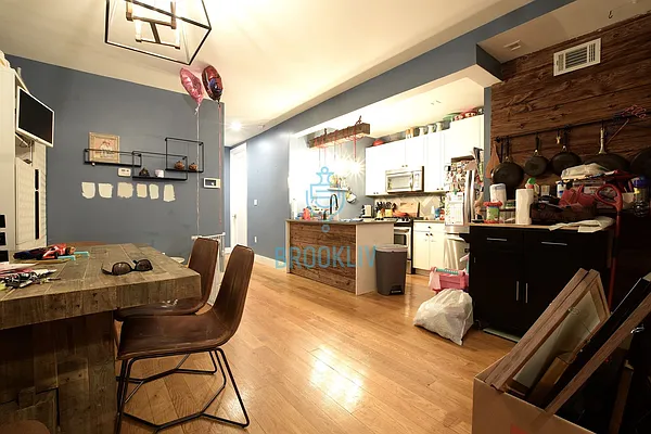 Rented by null | media 52