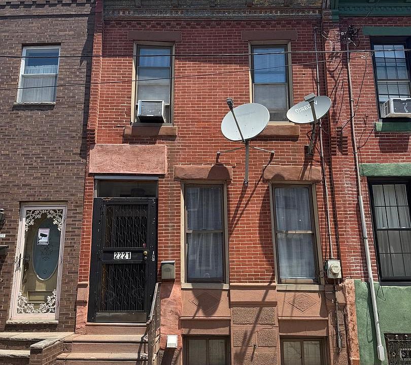 1st image of 2221 Tasker St