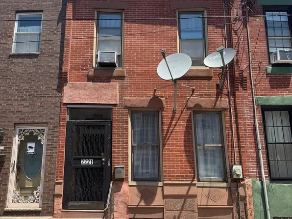 2221 Tasker St, Philadelphia, PA 19145