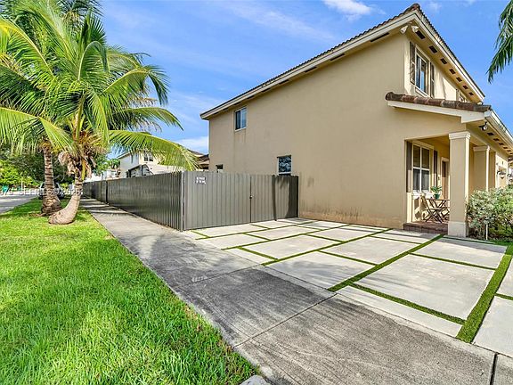 4th image of 28403 SW 130th Ave