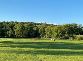 1318 Hillside Rd, Hubertus, WI 53033