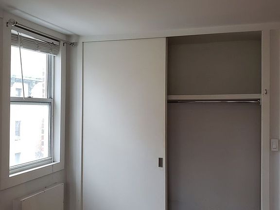 3rd image of 200 E 30th St APT 6F