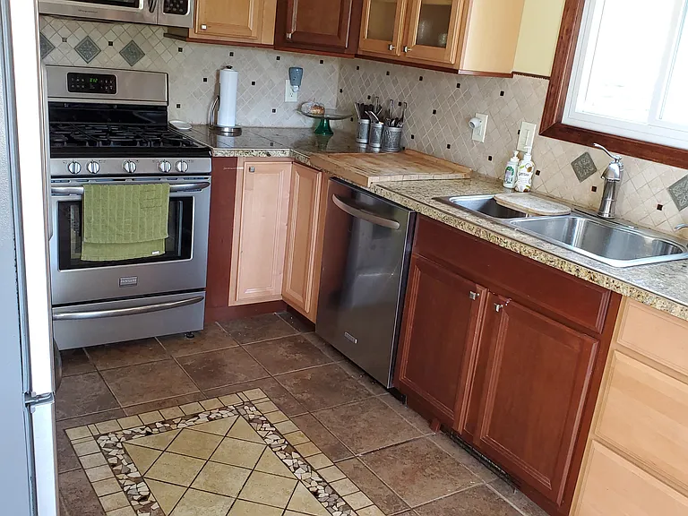 40 Roseville Ave #3 — Photo 5