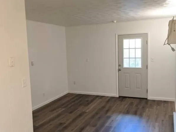222 Carolyn Ln #26, Eureka, IL 61530