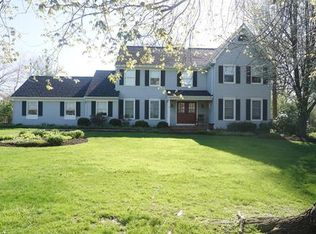 8 Kelly Ct, Monroe Township, NJ 08831