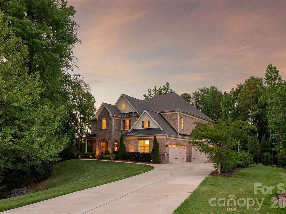1st image of 700 Giacomo Dr