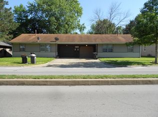 1909 E Washington St, Urbana, IL 61802