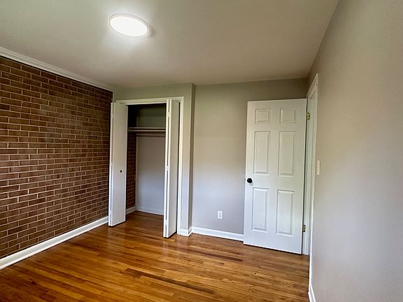5th image of 1599 Ingleside Ave