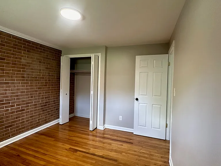 1599 Ingleside Ave — Photo 5