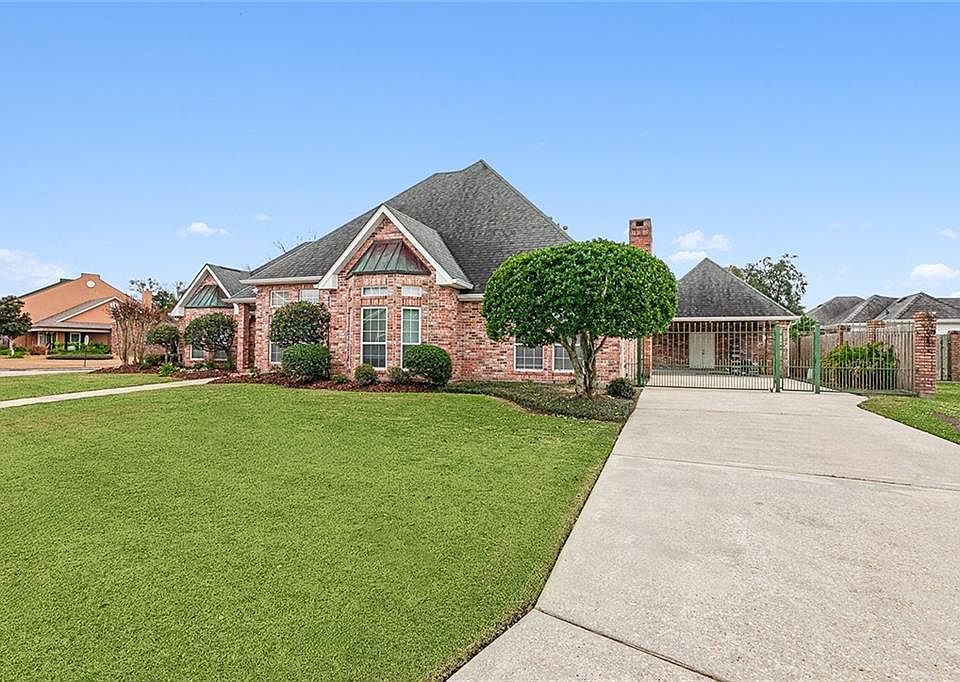 1st image of 26 Madewood Dr