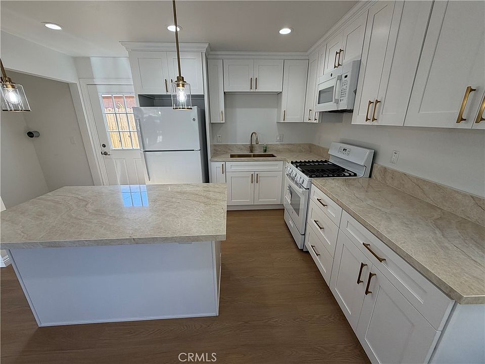 1st image of 424 Poplar