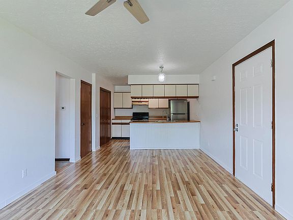 4th image of 1208 Clarinet Blvd E