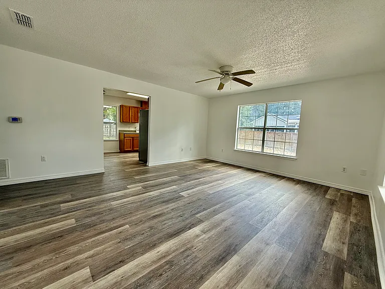 3042 Tiffany Ln — Photo 8