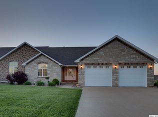 3627 Stone Crest Dr, Quincy, IL 62305