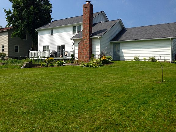 2nd image of 24 Stonington Dr