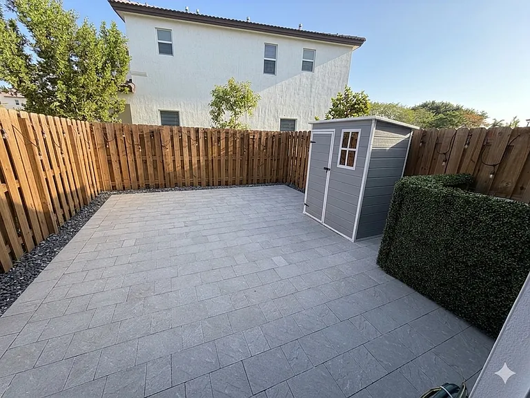 2461 NW 119th Ter — Photo 8