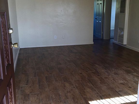 2nd image of 3955 Mississippi St