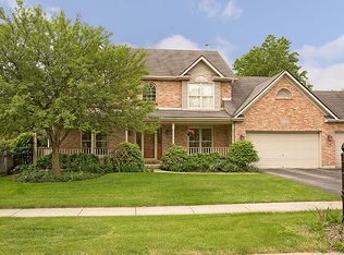 1102 Royal Ct, Wheaton, IL 60187