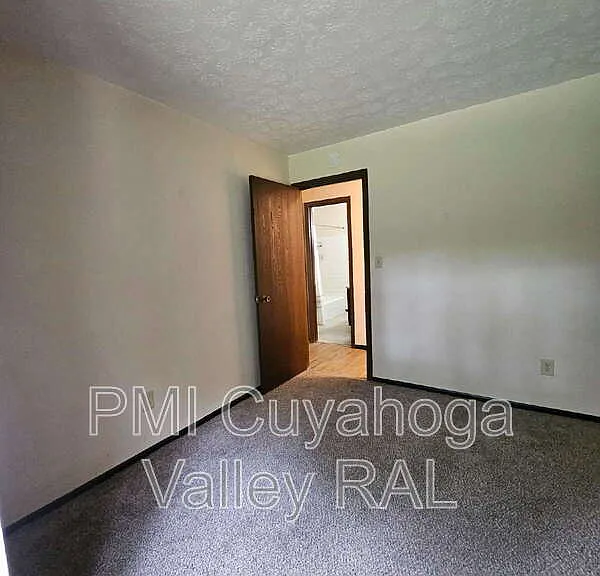 1516 W Market St #11 — Photo 14
