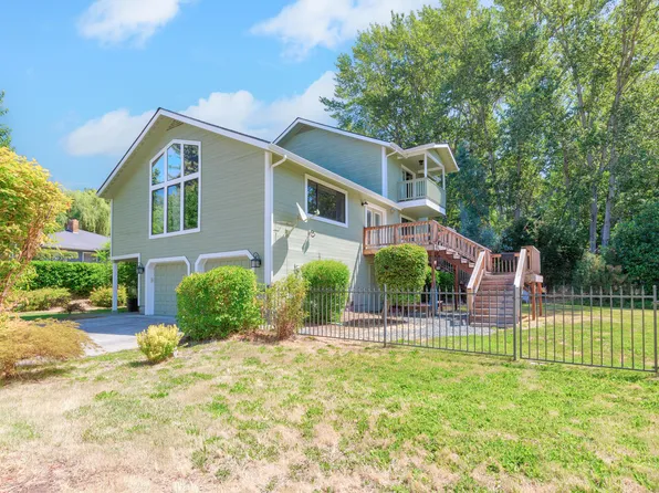 1059 SE Belle Aire Dr, Grants Pass, OR 97526