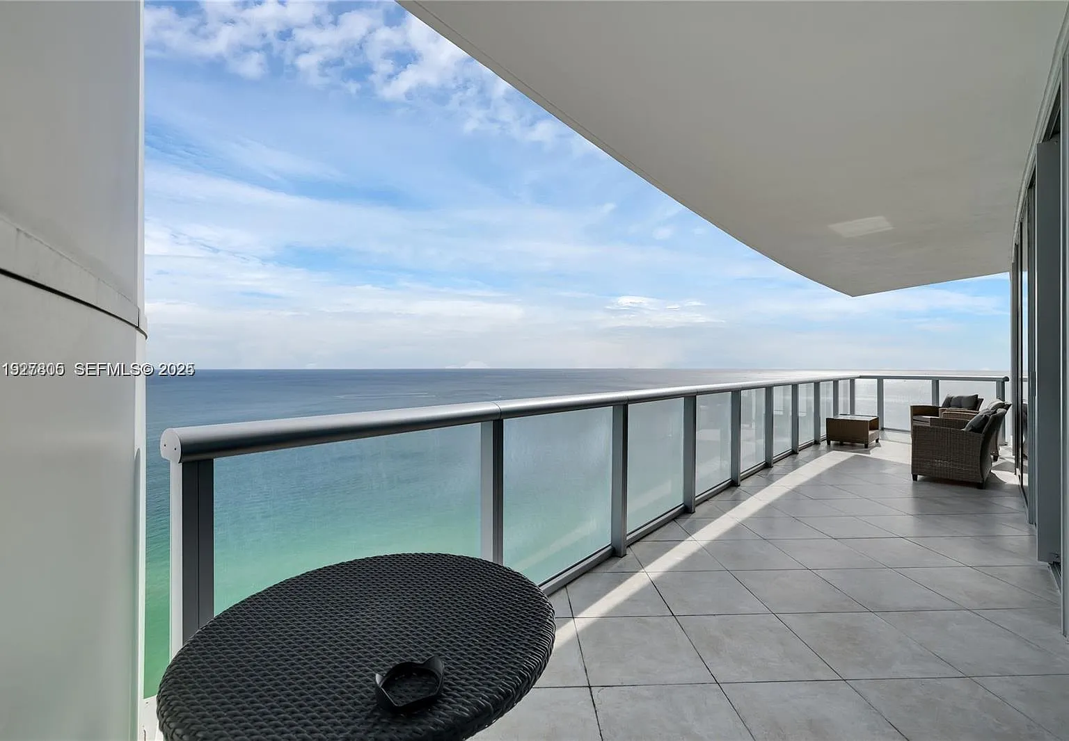 2 bed, 1479 sqft, $9,600 — Photo 3