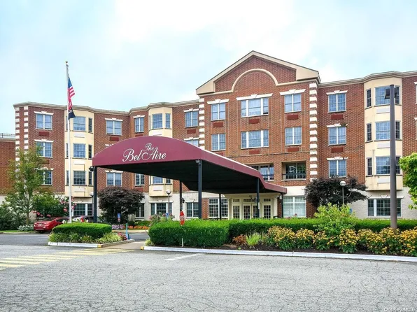 50 Merrick Avenue #305, East Meadow, NY 11554