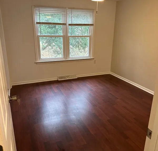 409 Park Ave — Photo 13