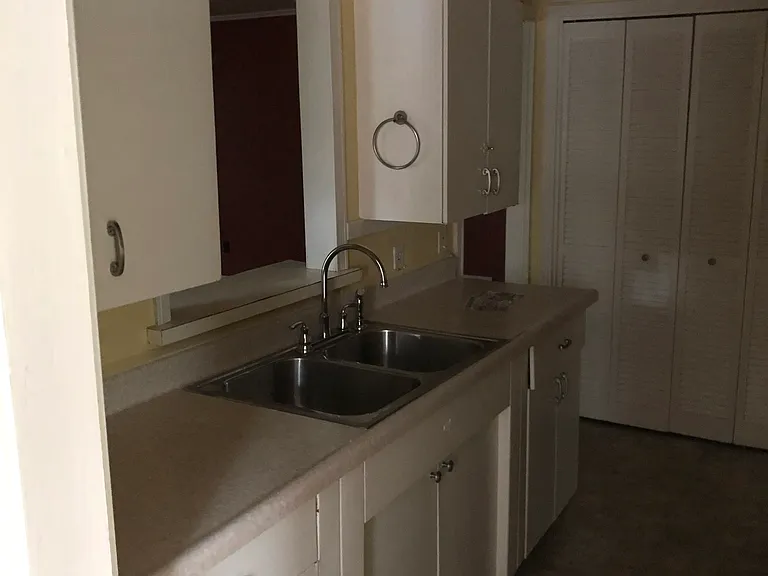 813 Margo Ln — Photo 5