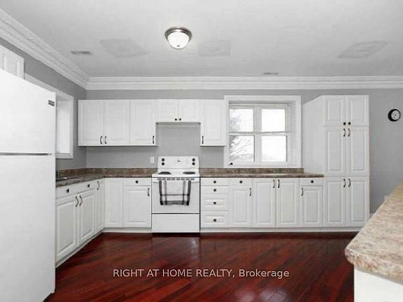 3rd image of 21025 Lake Ridge Rd