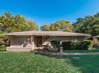 1029 Crestview Dr, Cedar Hill, TX 75104