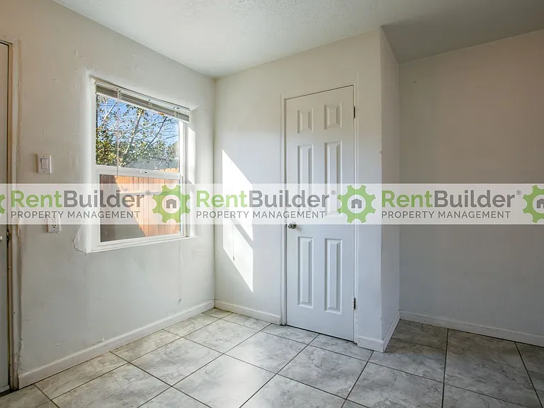 3422 Smith Ave SE — Photo 14