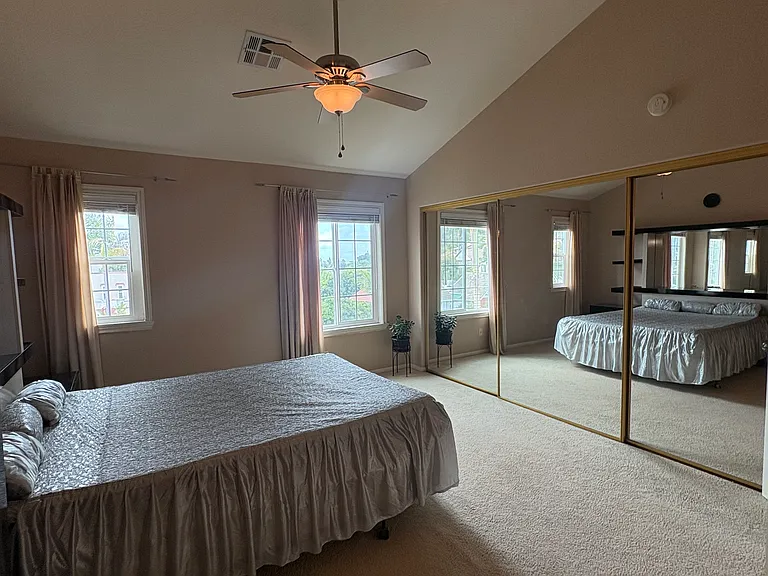 2914 Luciernaga St #B — Photo 2