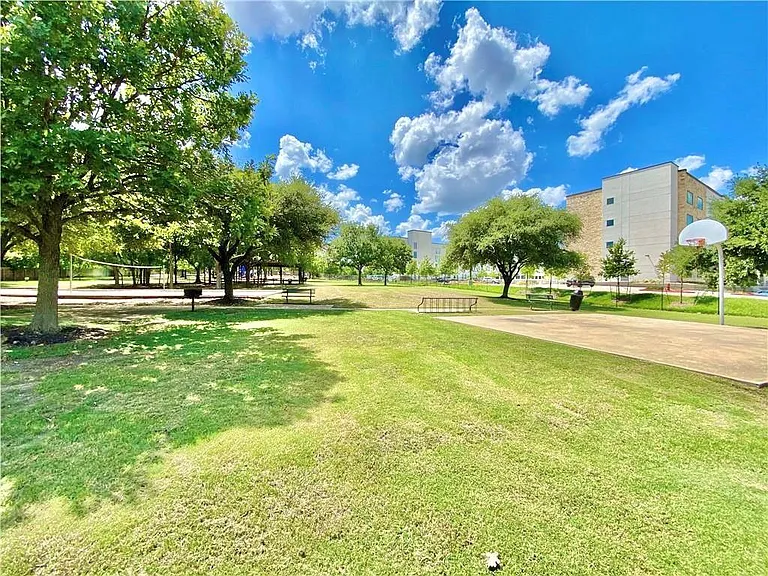 1837 Bonham Ln — Photo 36