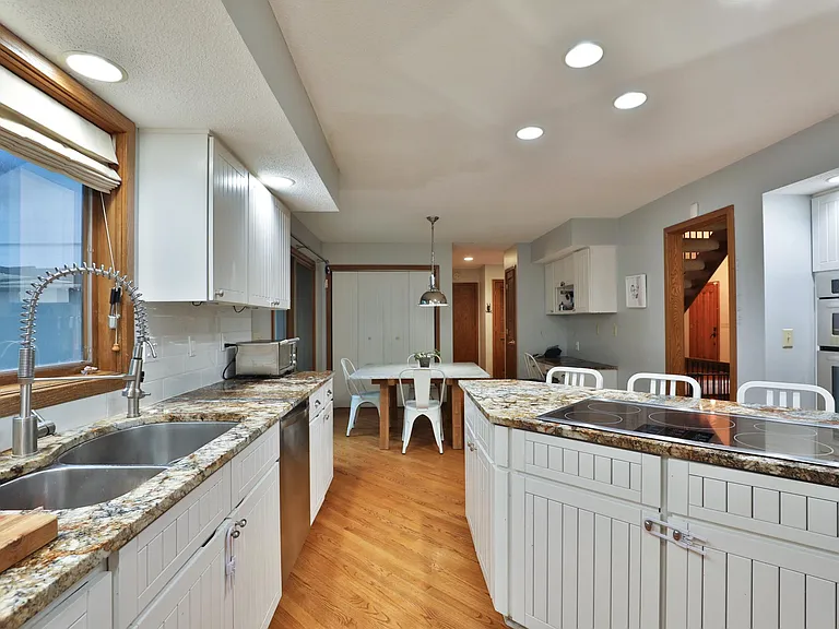 668 Eagle Rdg — Photo 26