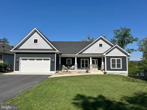 516 Sleigh Dr, Cross Junction, VA 22625