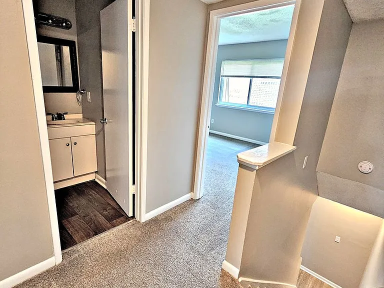 Avalon Cove Townhomes — Photo 29