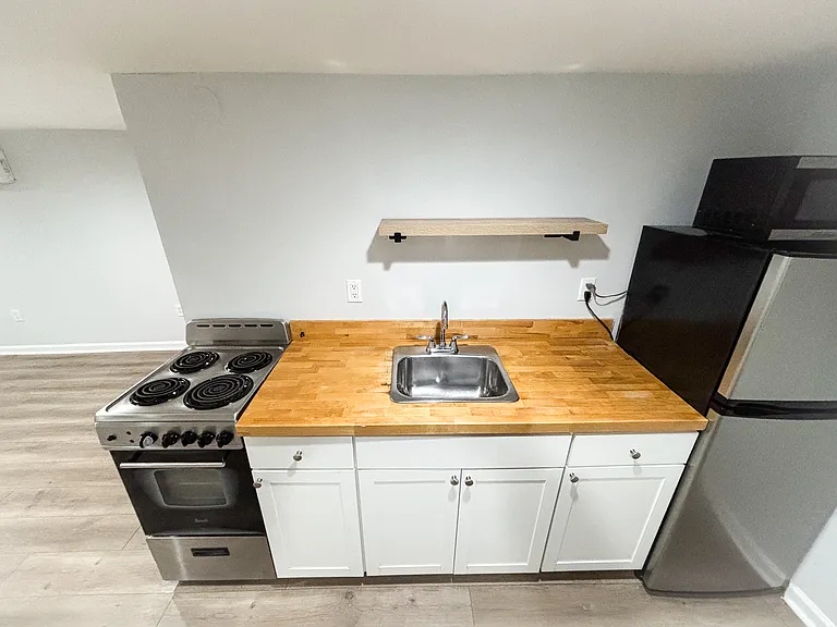 102 15th St SE #2 — Photo 6
