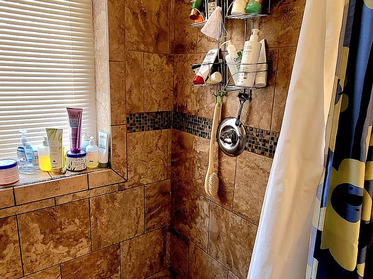 421 W Grace St #101 — Photo 8