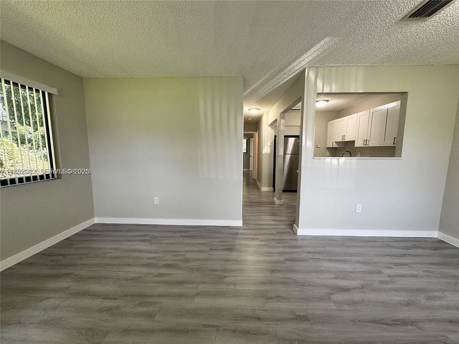 2 bed, 900 sqft, $1,900 — Photo 1