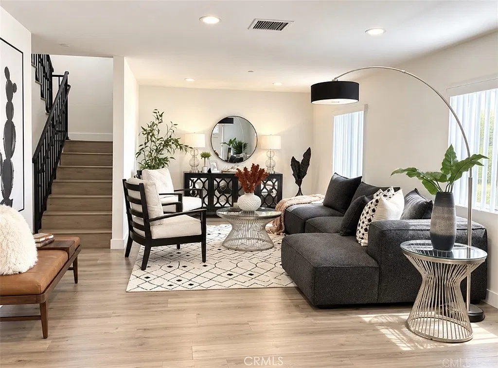 5 bed, 1850 sqft, $3,990 — Photo 4