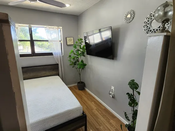 (undisclosed Address), Hallandale, FL 33009