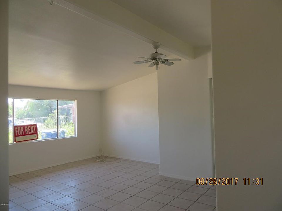 1st image of 2504 E Menor Sv