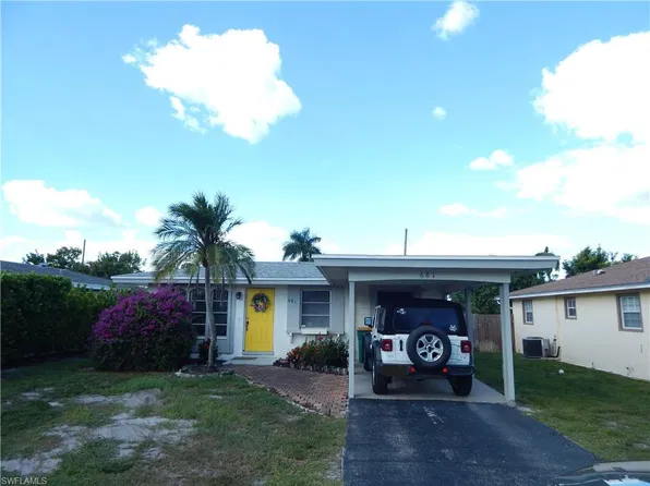 681 99th AVE N, NAPLES, FL 34108