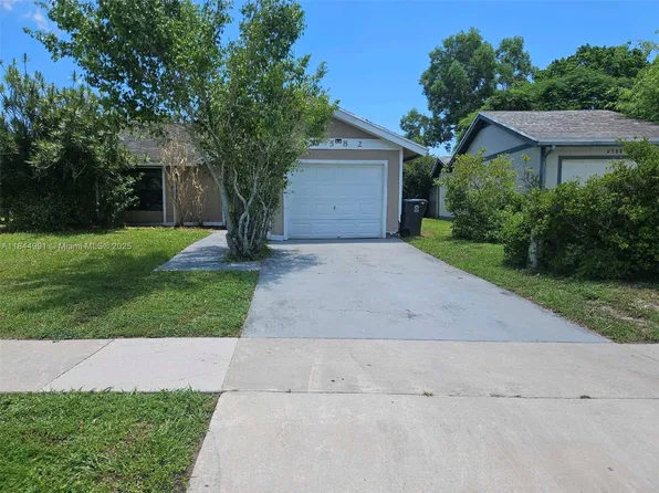 4582 Brook Dr, West Palm Beach, FL 33417