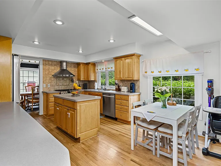 16610 Old Bedford Rd — Photo 14