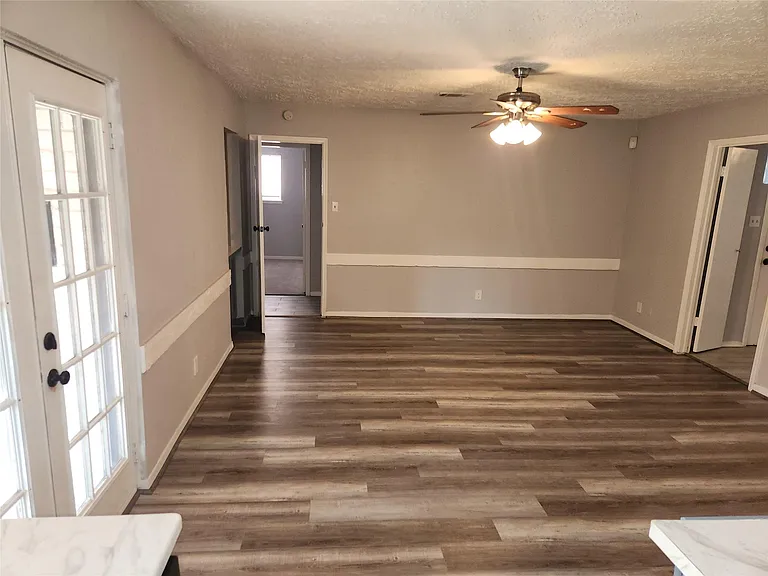22127 Elsinore Dr — Photo 5