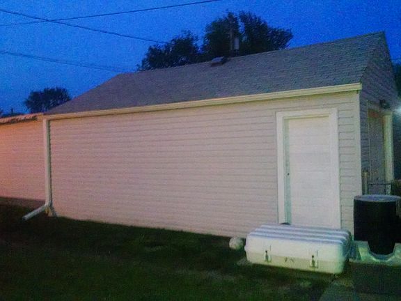 3rd image of 2642 Avenue B